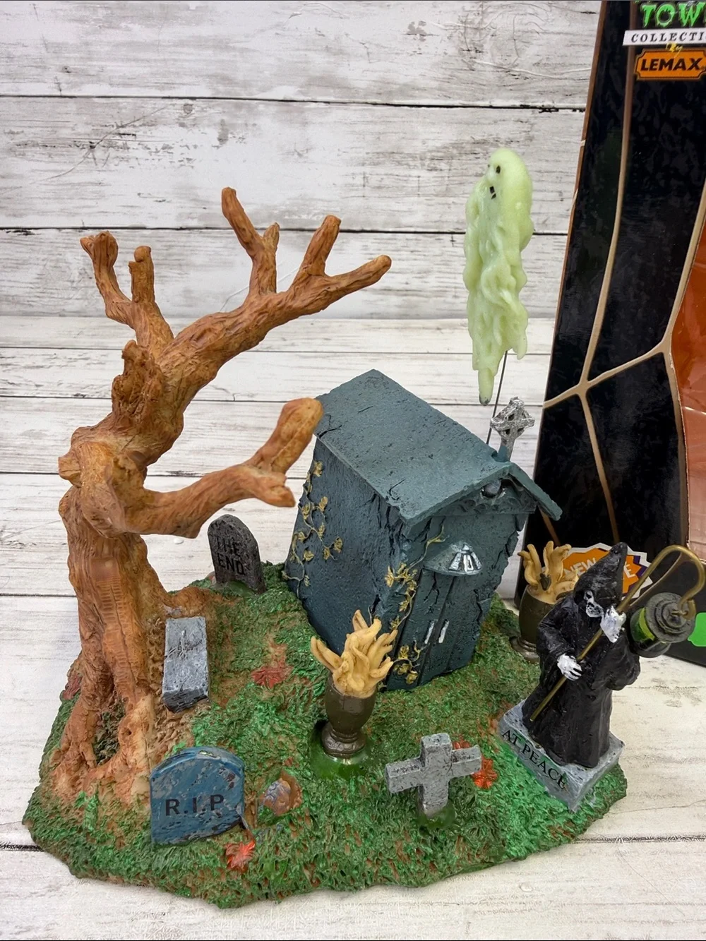 2008 Lemax Spooky Town 